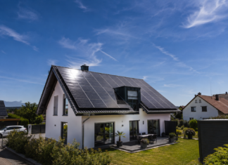Photovoltaik im Hitze-Sommer Warum Ihre Solaranlage im Juli weniger Strom liefert als im kühlen Mai